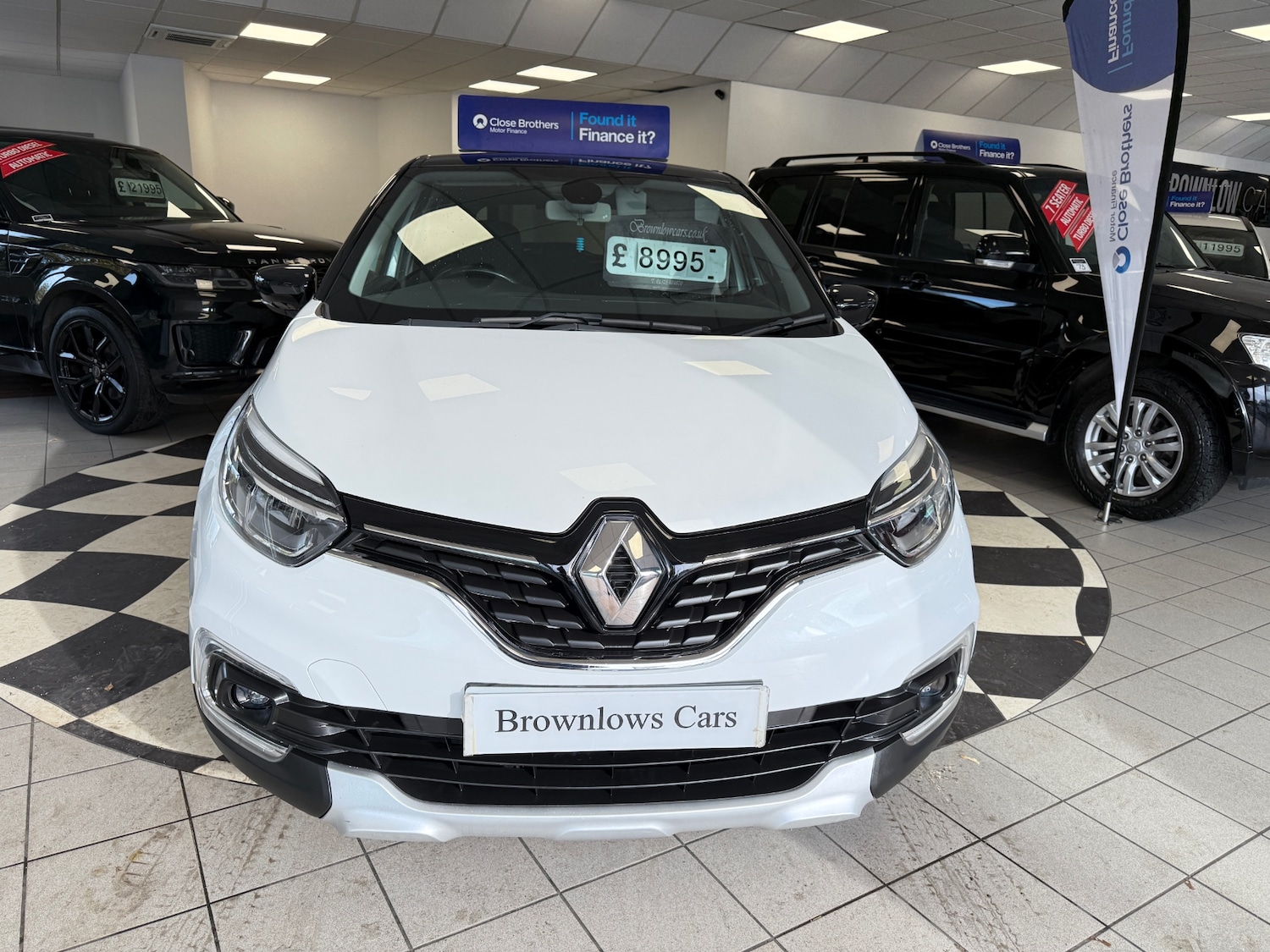 Used Renault Captur 2018 for sale - 76436254: Photo 2