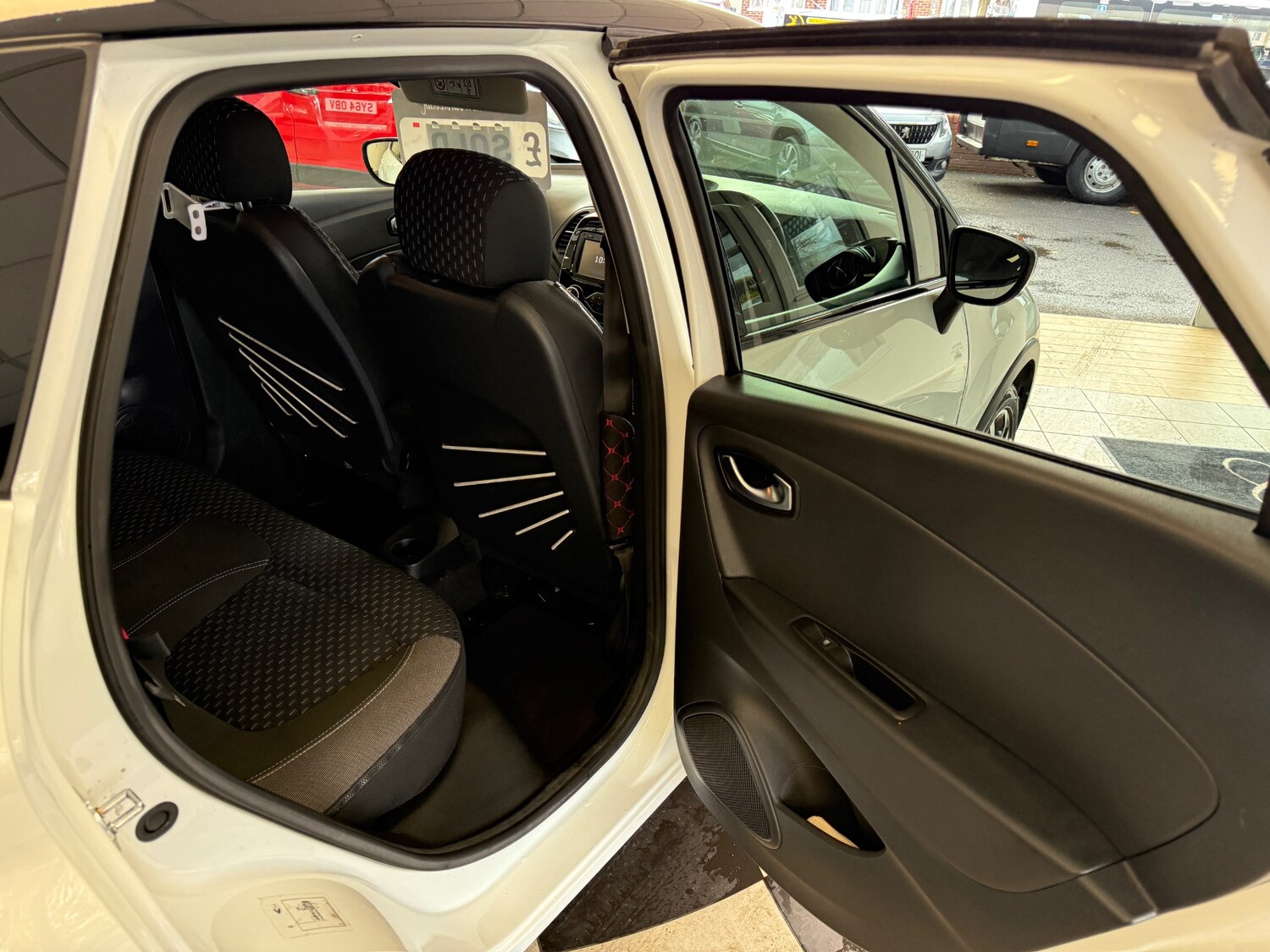 Used Renault Captur 2018 for sale - 76436254: Photo 20