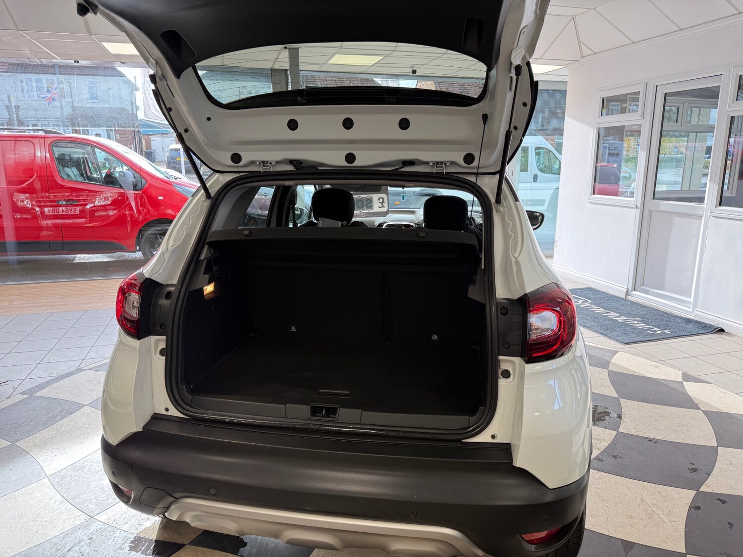 Used Renault Captur 2018 for sale - 76436254: Photo 23