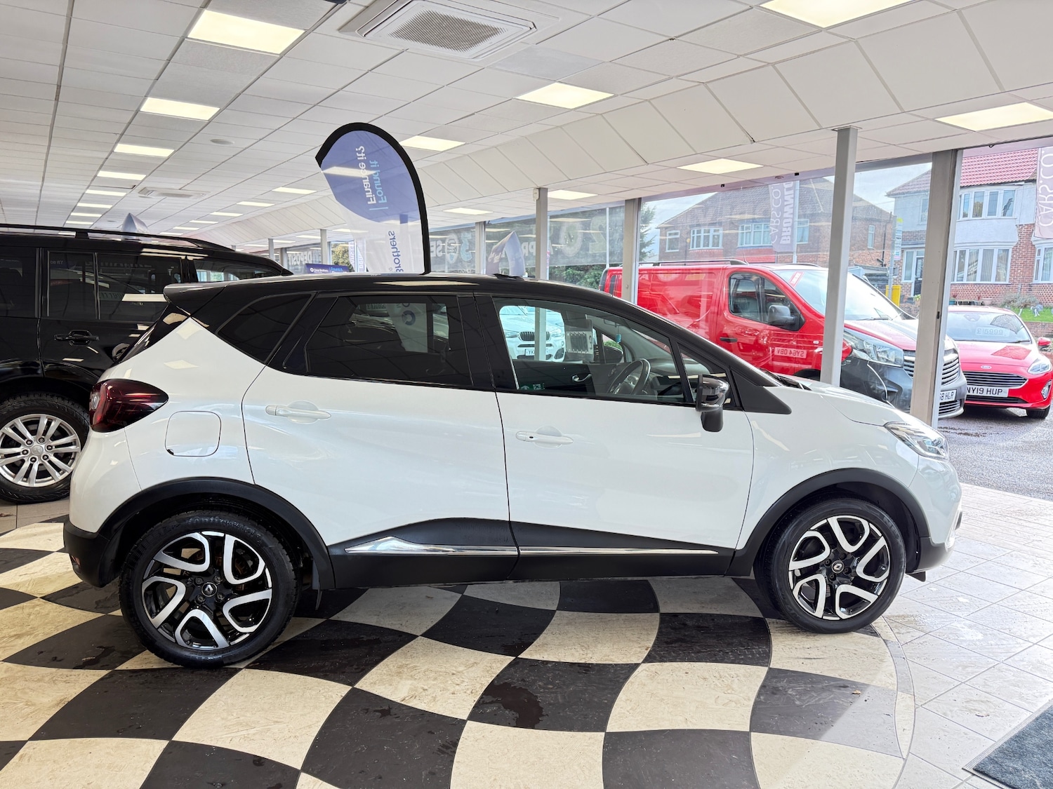 Used Renault Captur 2018 for sale - 76436254: Photo 8