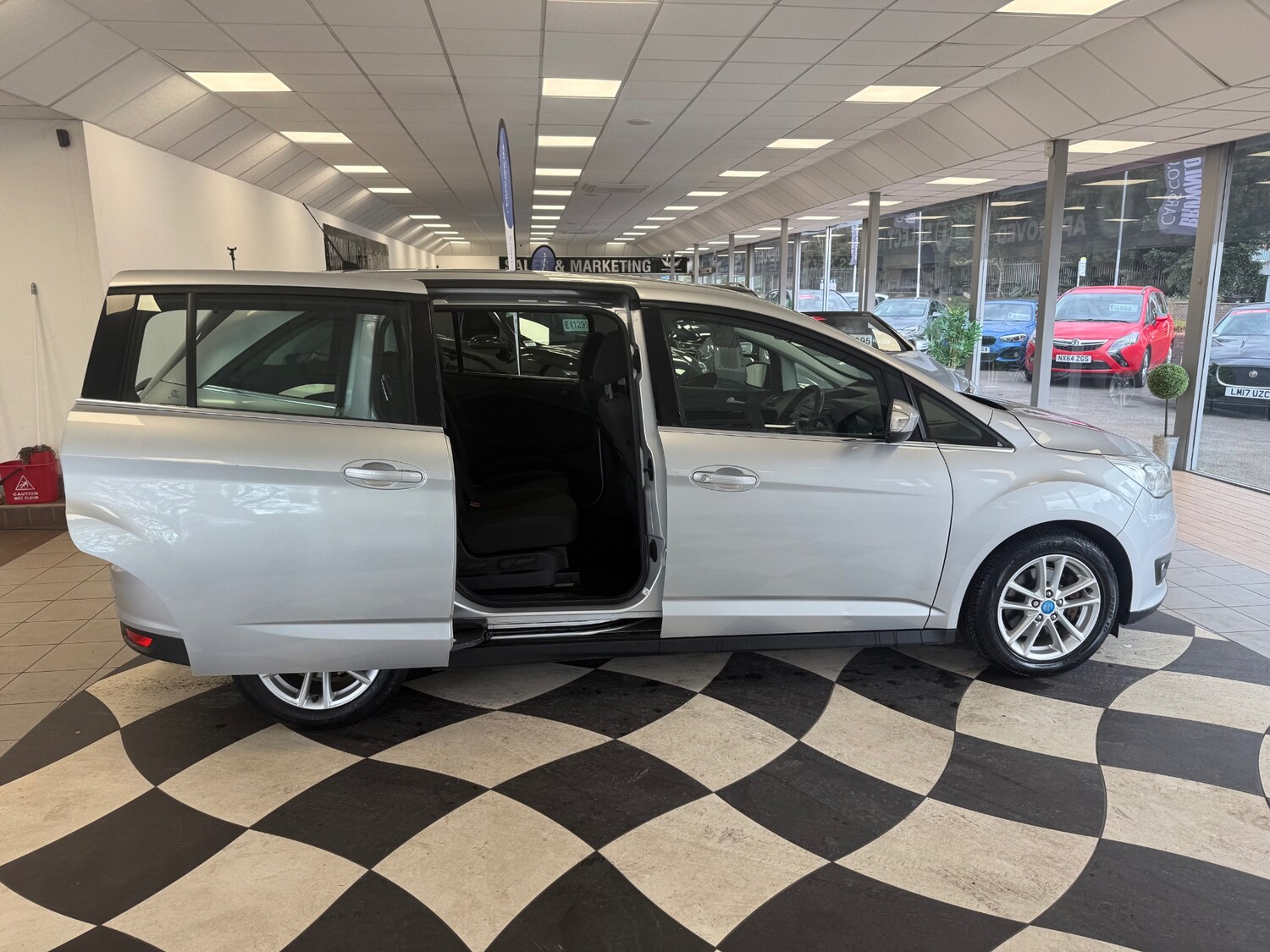 Used Ford Grand C-Max 2015 for sale - 78211896: Photo 24