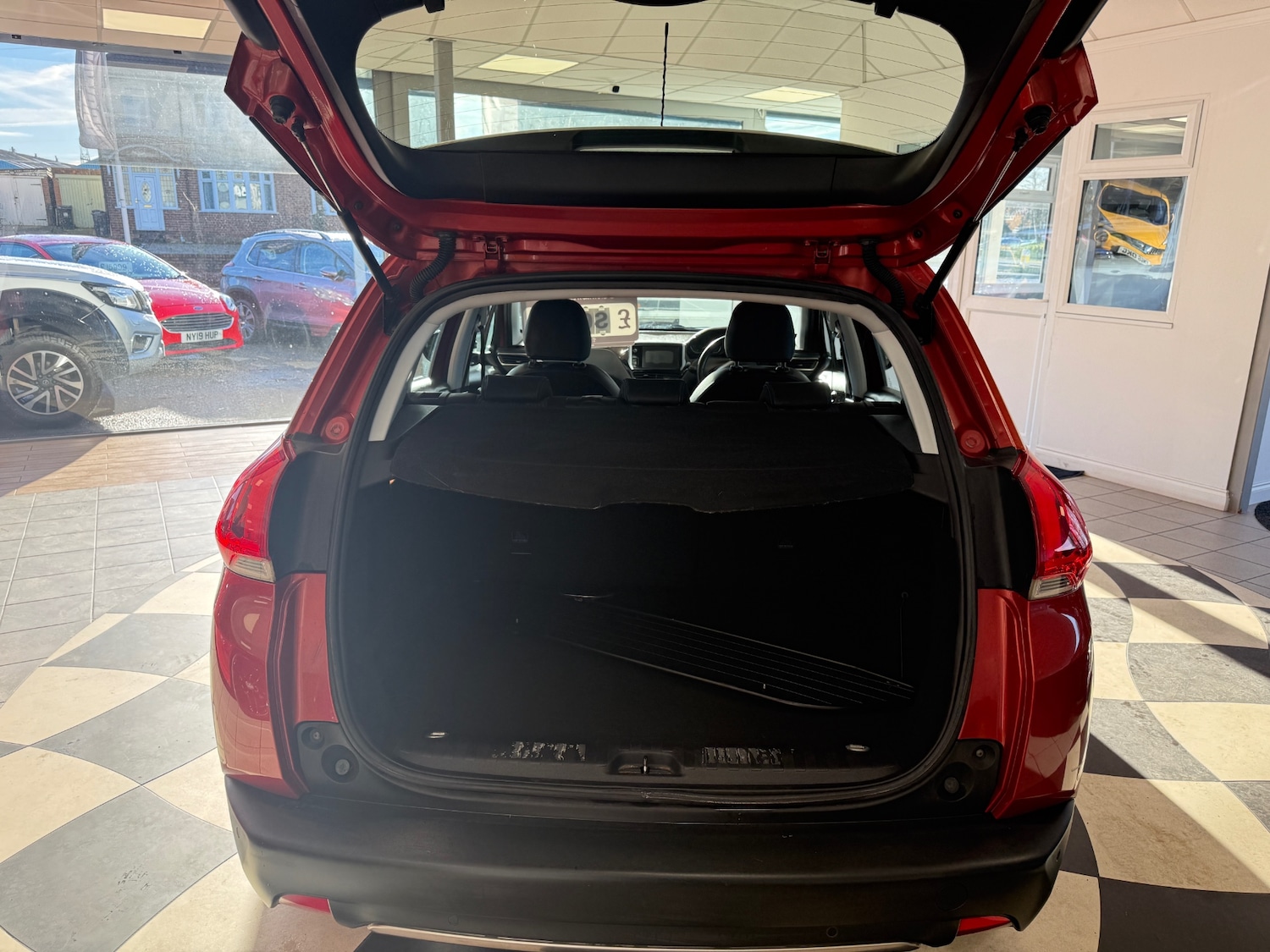 Used Peugeot 2008 2015 for sale - 76650334: Photo 10