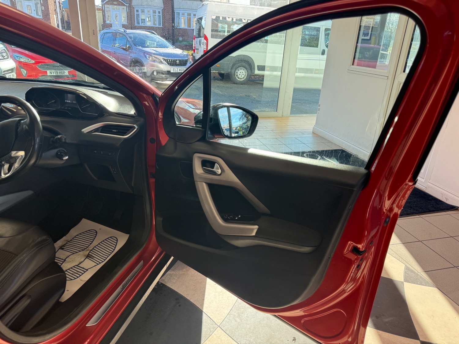 Used Peugeot 2008 2015 for sale - 76650334: Photo 12