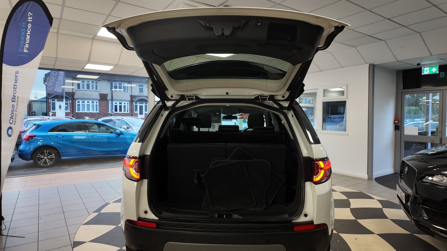 Used Land Rover Discovery Sport 2017 for sale - 76707025: Photo 32