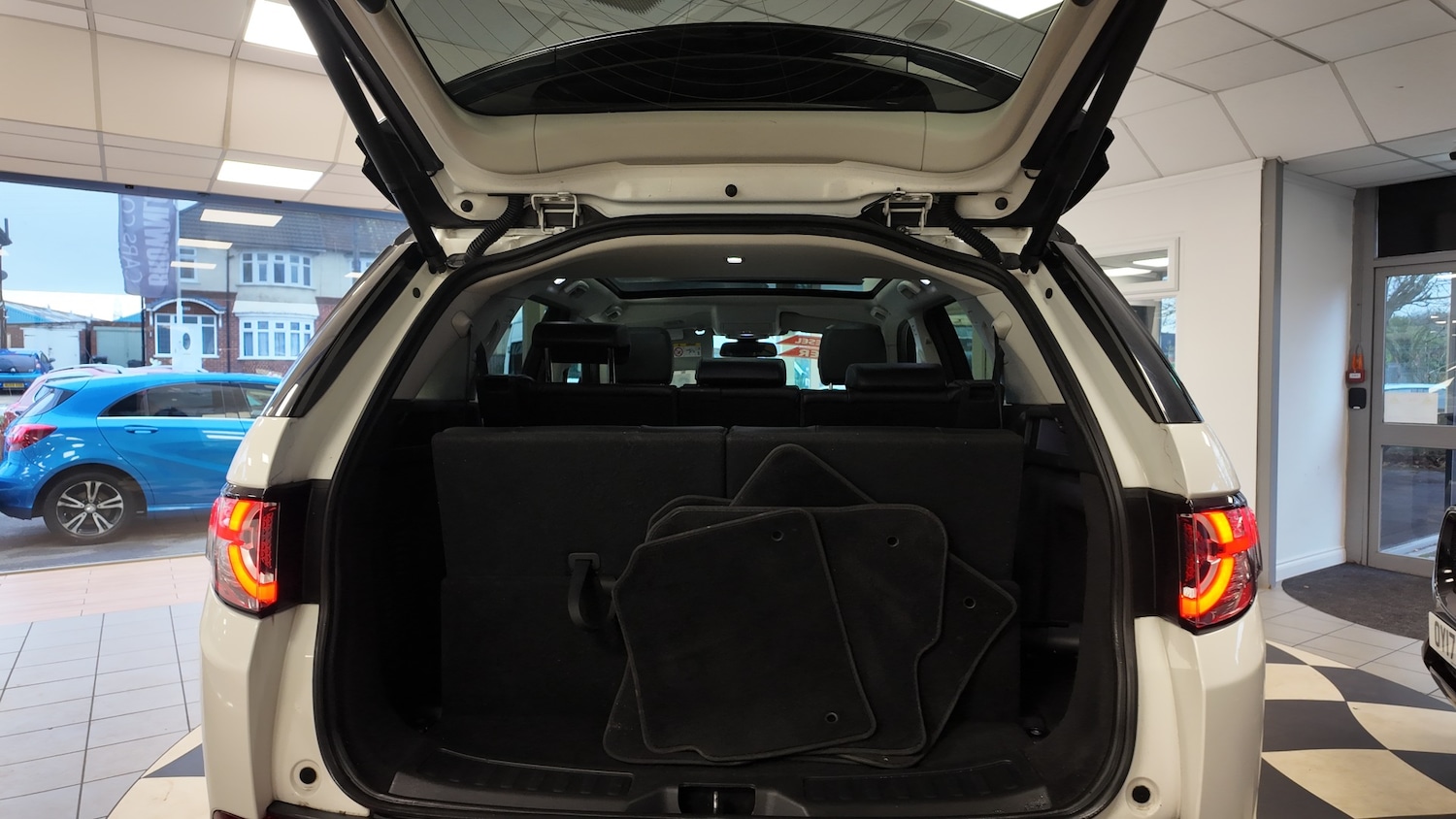 Used Land Rover Discovery Sport 2017 for sale - 76707025: Photo 33