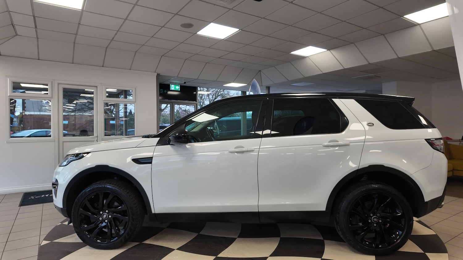 Used Land Rover Discovery Sport 2017 for sale - 76707025: Photo 4