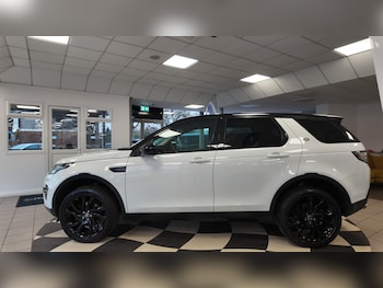 Used Land Rover Discovery Sport 2017 for sale - 76707025: Photo