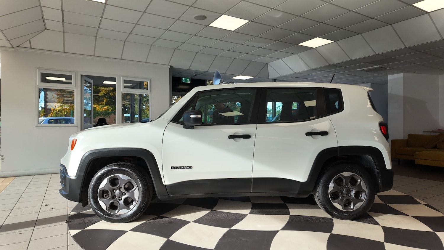 Used Jeep Renegade 2017 for sale - 76364846: Photo 4
