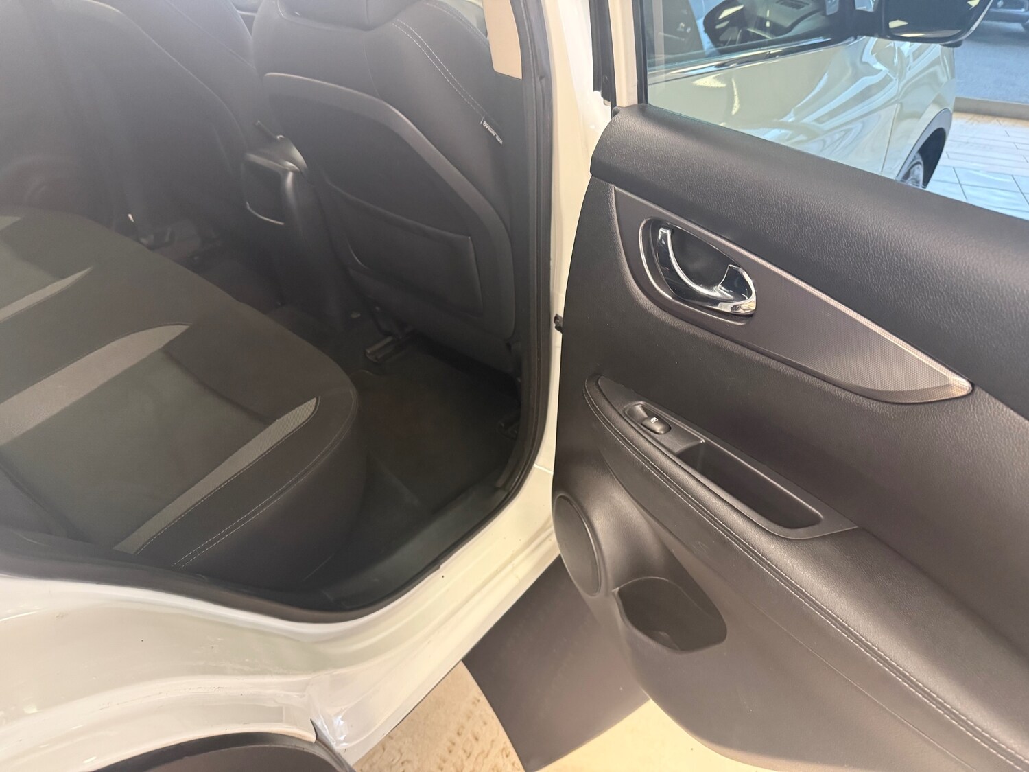 Used Nissan Qashqai 2018 for sale - 77403924: Photo 32