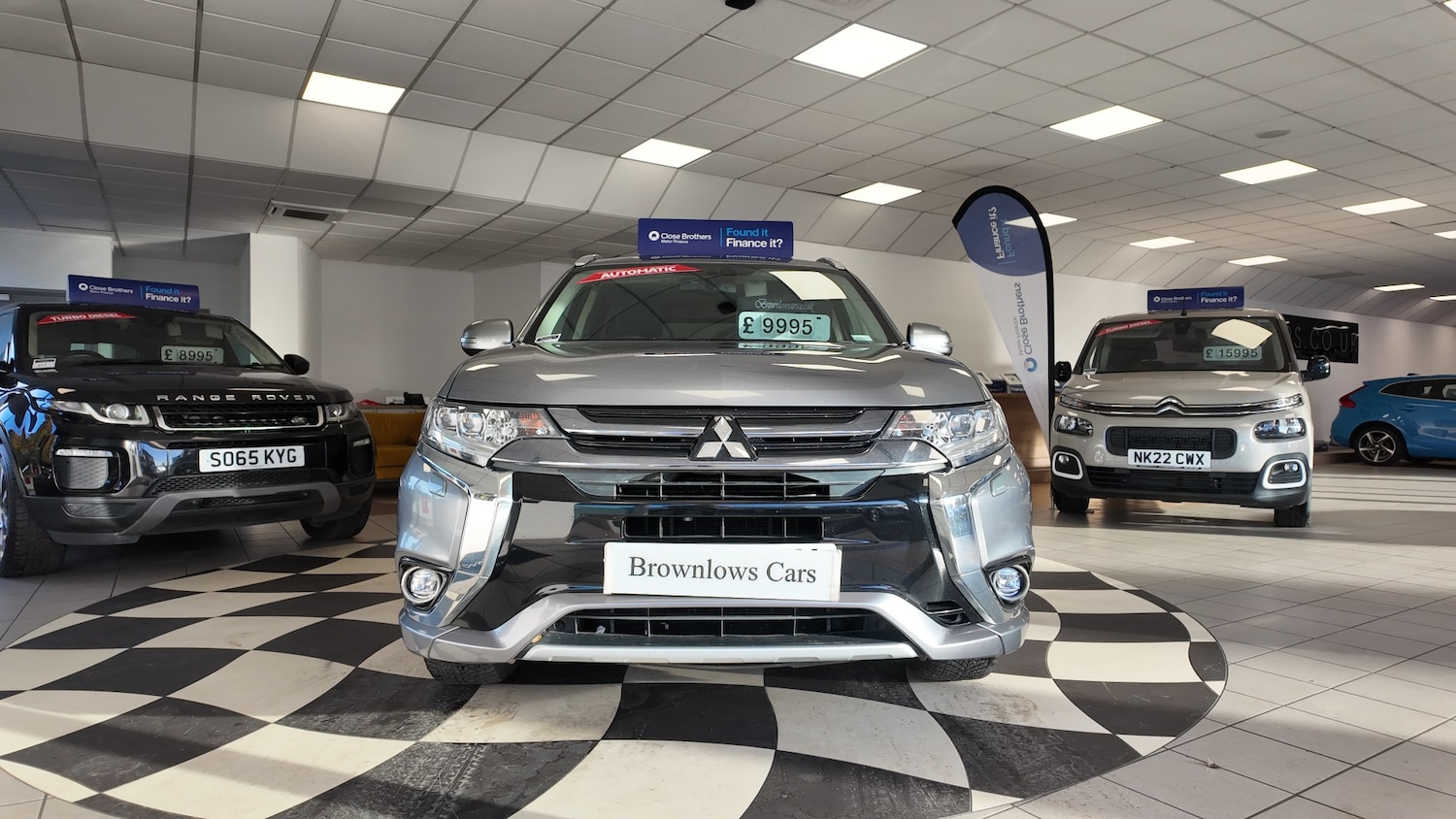 Used Mitsubishi Outlander 2017 for sale - 76363088: Photo 2