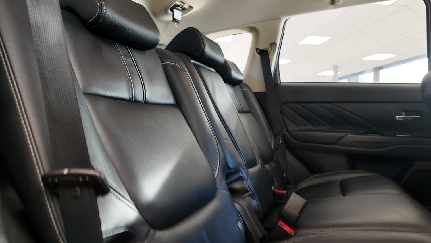 Used Mitsubishi Outlander 2017 for sale - 76363088: Photo 28