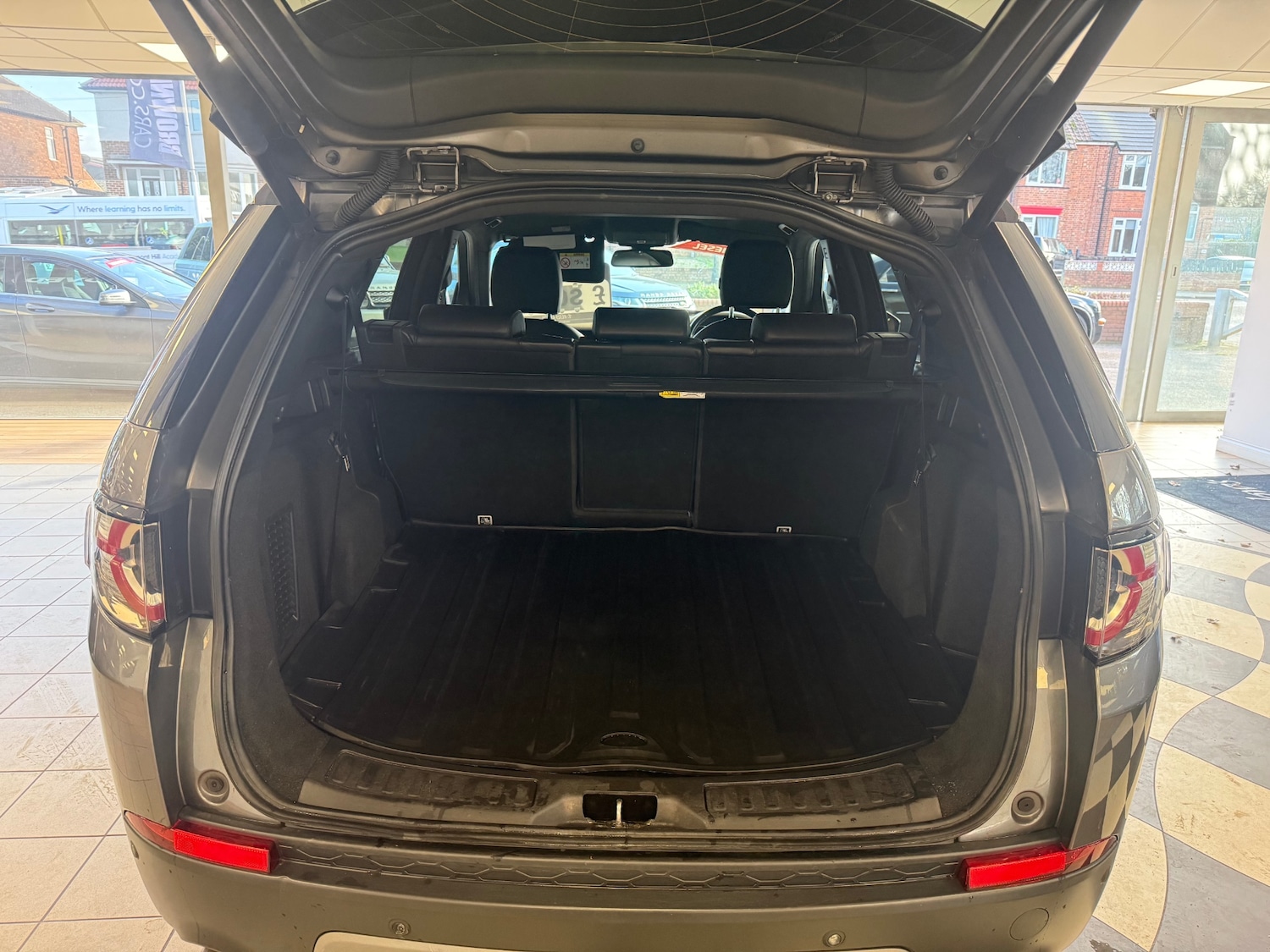 Used Land Rover Discovery Sport 2018 for sale - 77832031: Photo 18