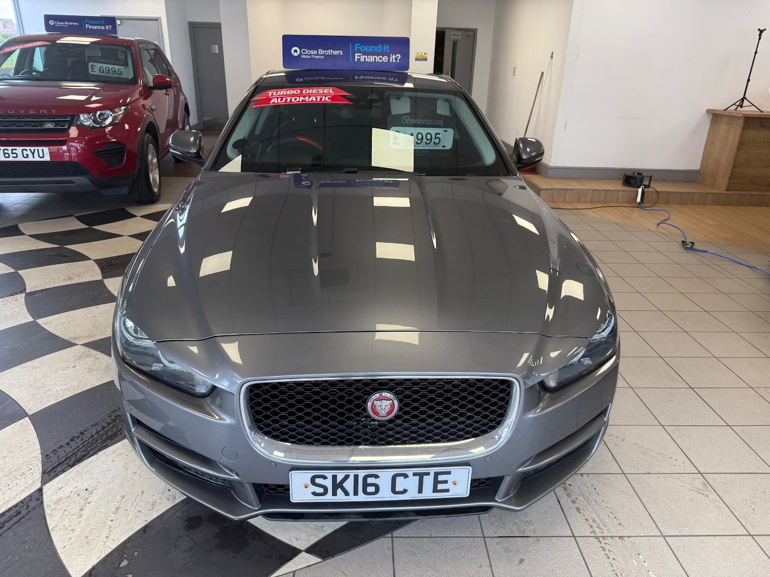 Used Jaguar XE 2016 for sale - 78210281: Photo 2