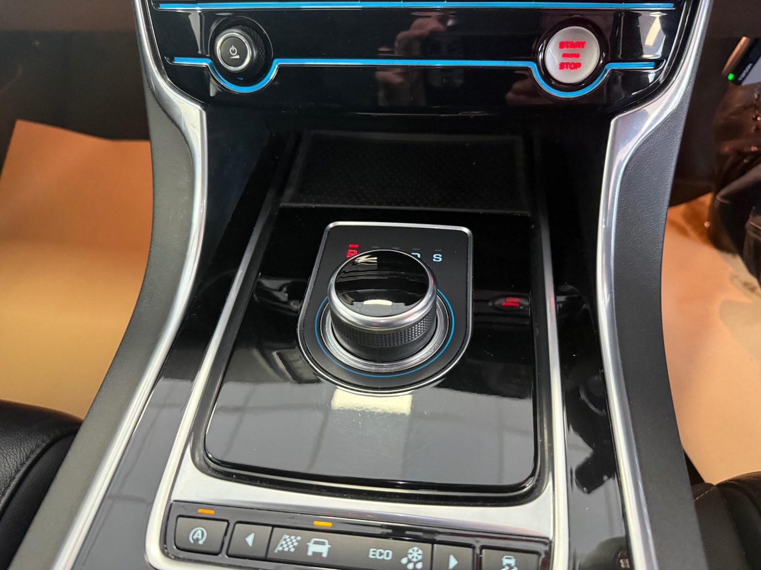 Used Jaguar XE 2016 for sale - 78210281: Photo 30