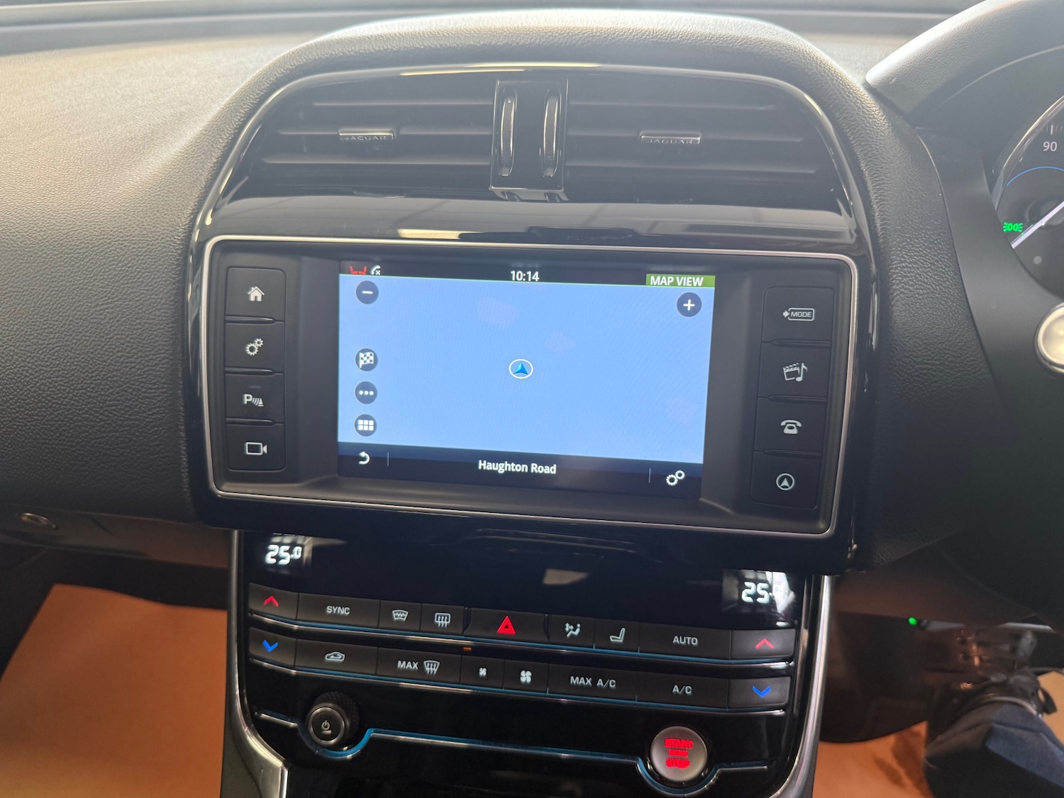 Used Jaguar XE 2016 for sale - 78210281: Photo 32