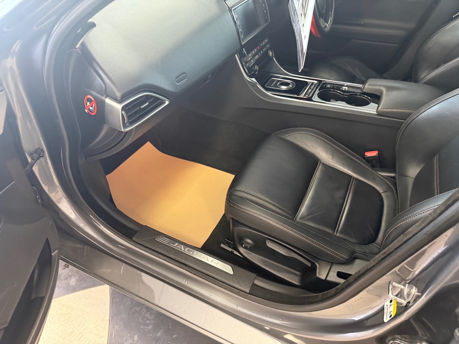 Used Jaguar XE 2016 for sale - 78210281: Photo 42