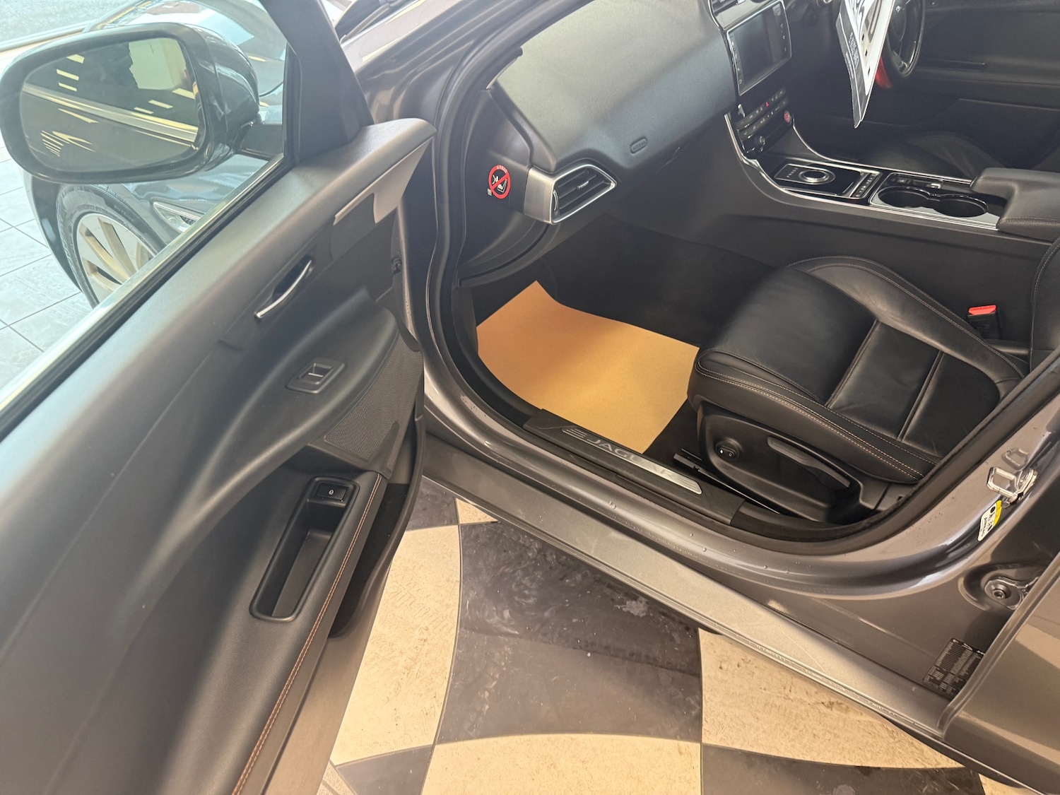 Used Jaguar XE 2016 for sale - 78210281: Photo 43