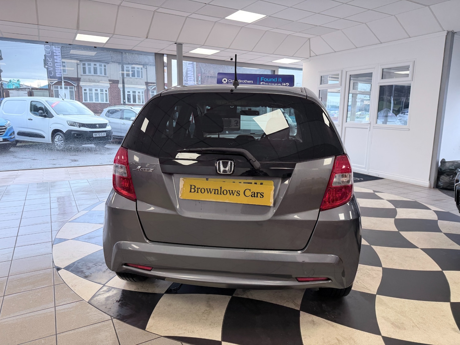 Used Honda Jazz 2014 for sale - 77148515: Photo 5