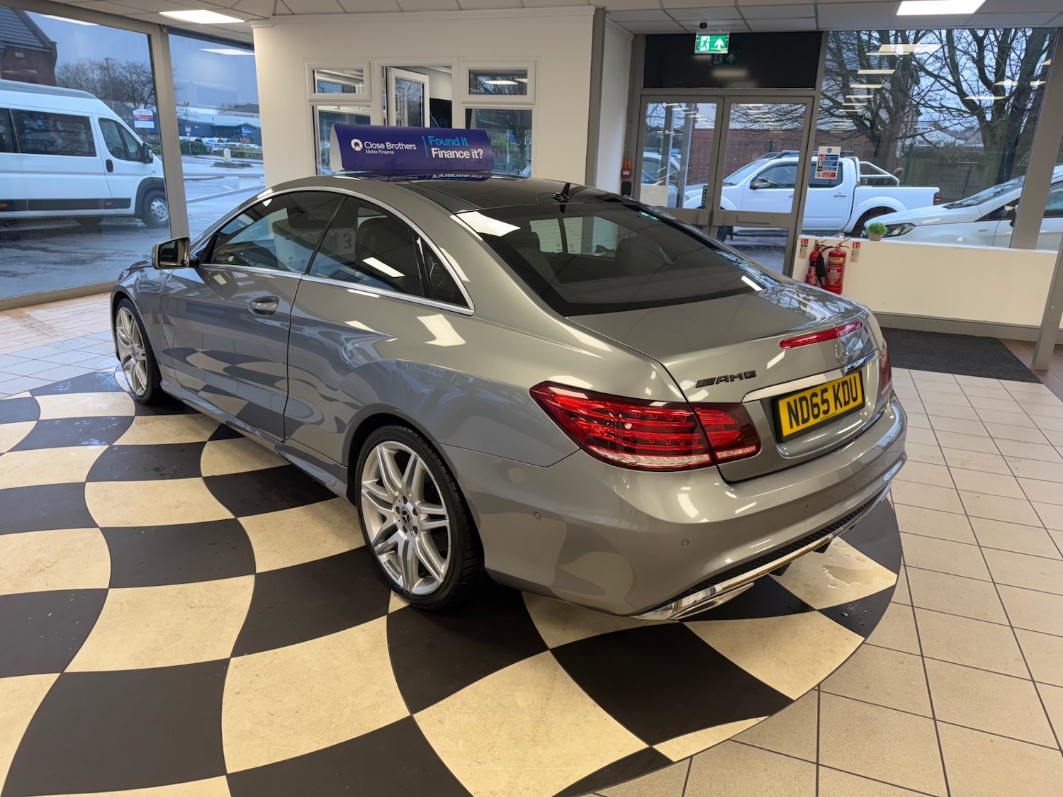 Used Mercedes-Benz E Class 2015 for sale - 76945629: Photo 6