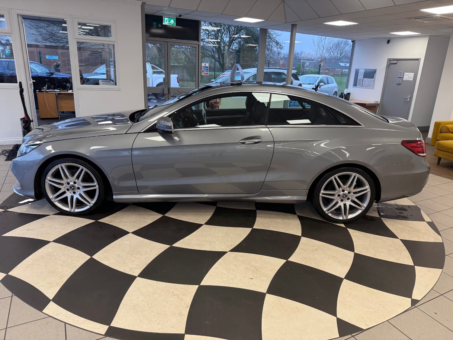 Used Mercedes-Benz E Class 2015 for sale - 76945629: Photo 7