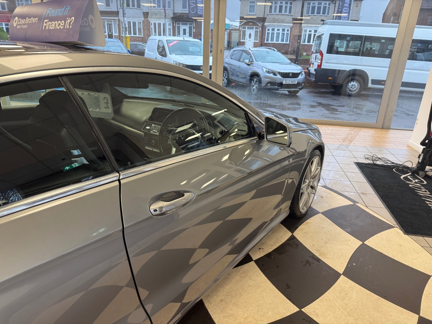 Used Mercedes-Benz E Class 2015 for sale - 76945629: Photo 9