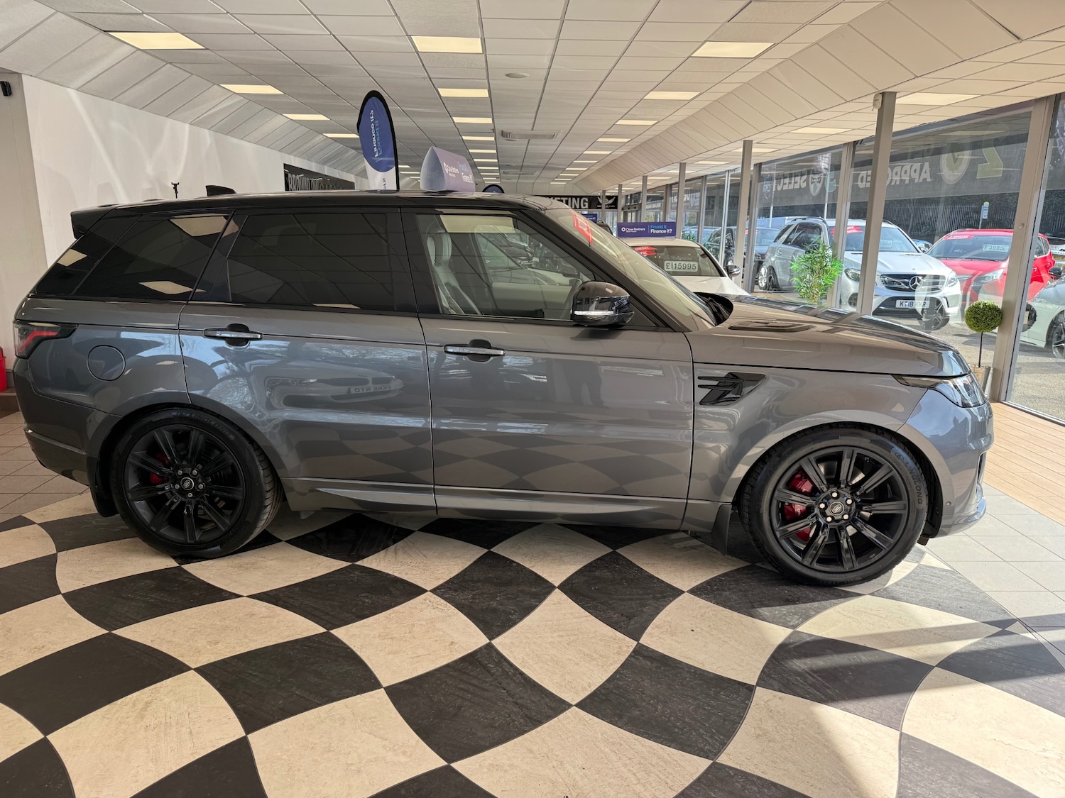 Used Land Rover Range Rover Sport 2018 for sale - 77931380: Photo 8