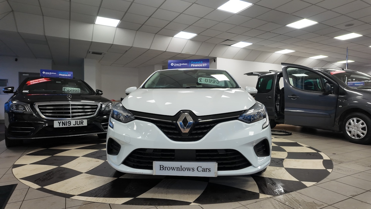 Used Renault Clio 2021 for sale - 77379516: Photo 2