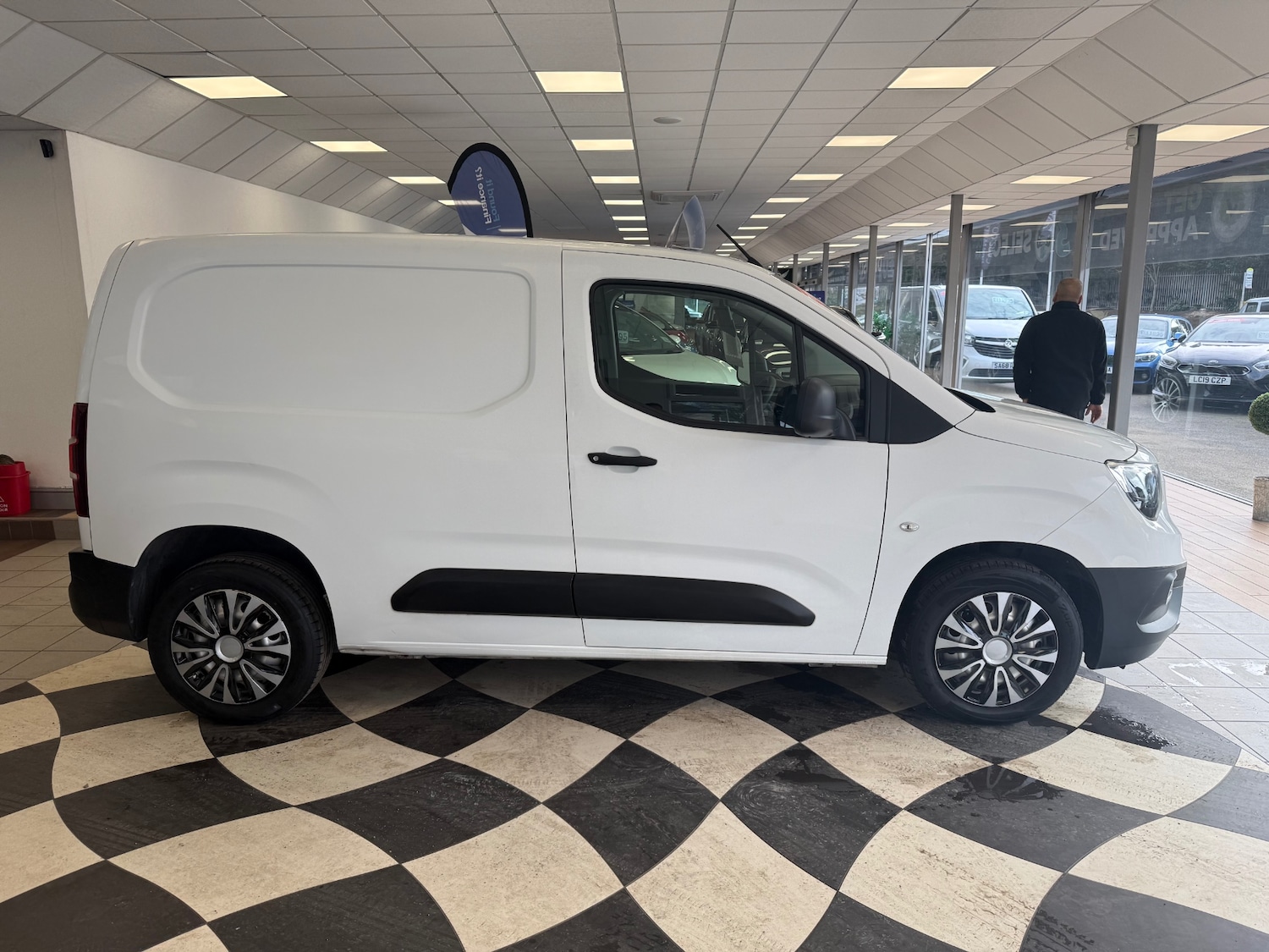 Used Vauxhall Combo 2019 for sale - 77701054: Photo 4