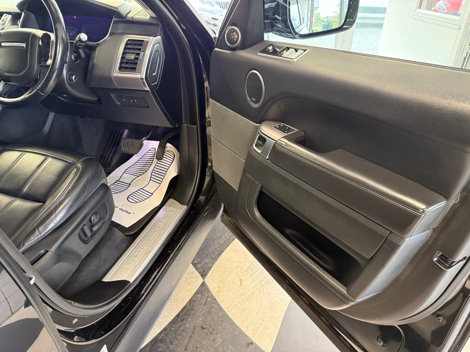 Used Land Rover Range Rover Sport 2018 for sale - 76378957: Photo 33