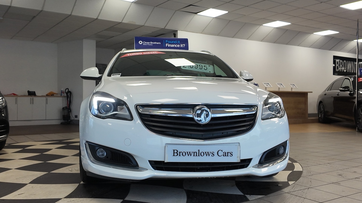 Used Vauxhall Insignia 2016 for sale - 77272267: Photo 2