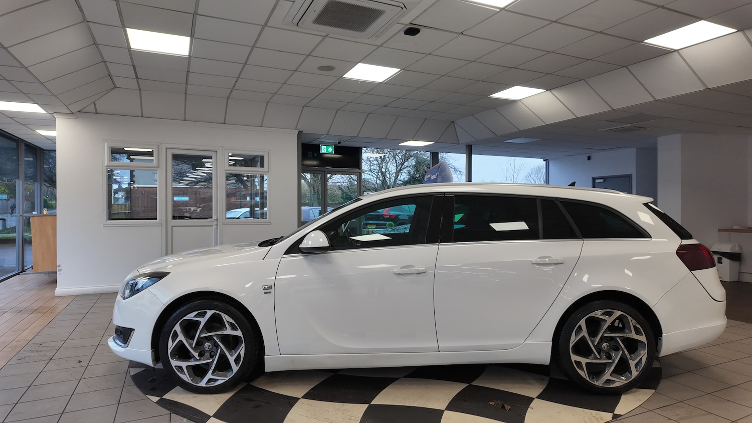 Used Vauxhall Insignia 2016 for sale - 77272267: Photo 4