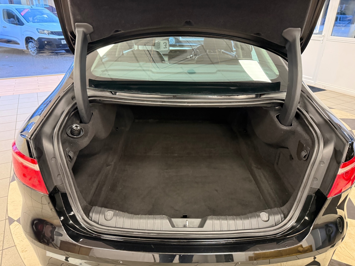 Used Jaguar XF 2016 for sale - 77151477: Photo 20