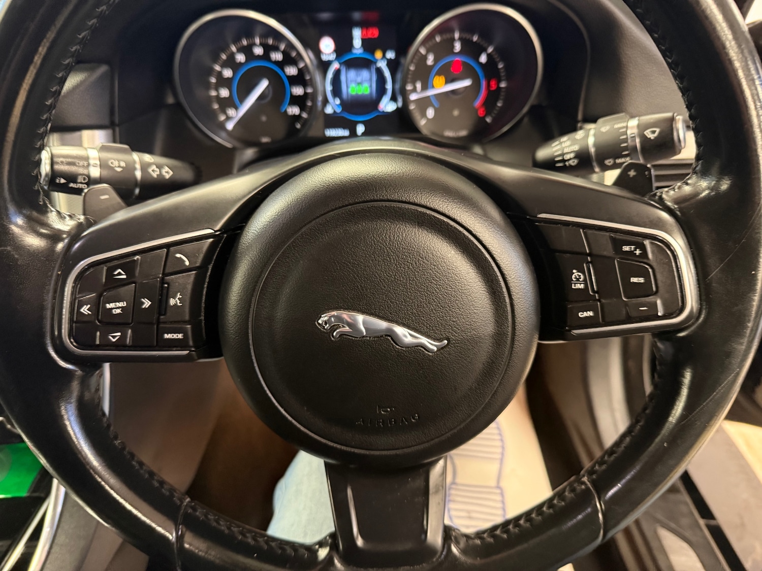 Used Jaguar XF 2016 for sale - 77151477: Photo 27