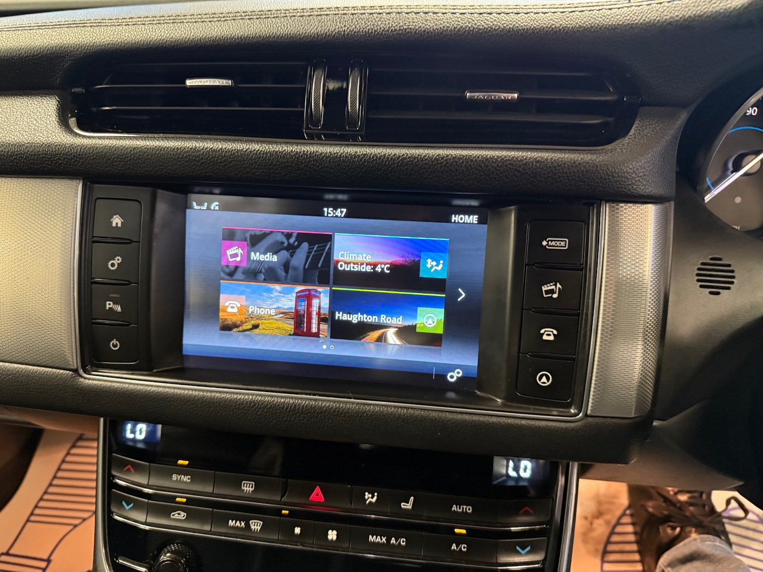 Used Jaguar XF 2016 for sale - 77151477: Photo 29