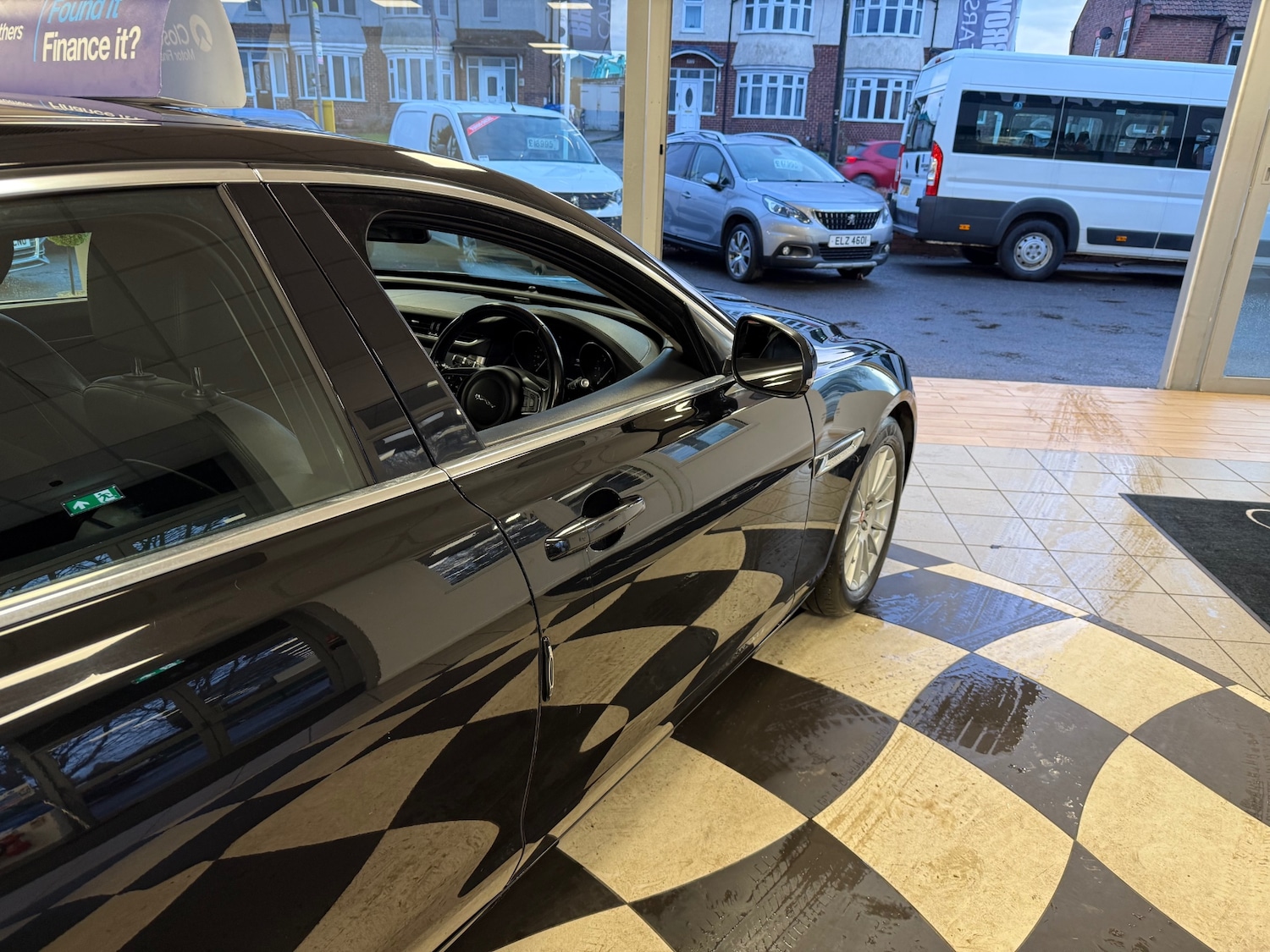 Used Jaguar XF 2016 for sale - 77151477: Photo 8