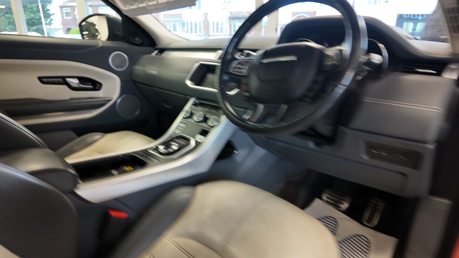 Used Land Rover Range Rover Evoque 2017 for sale - 76422441: Photo 12