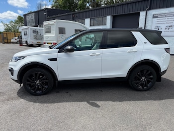 Used Land Rover Discovery Sport 2017 for sale - 79081770: Photo