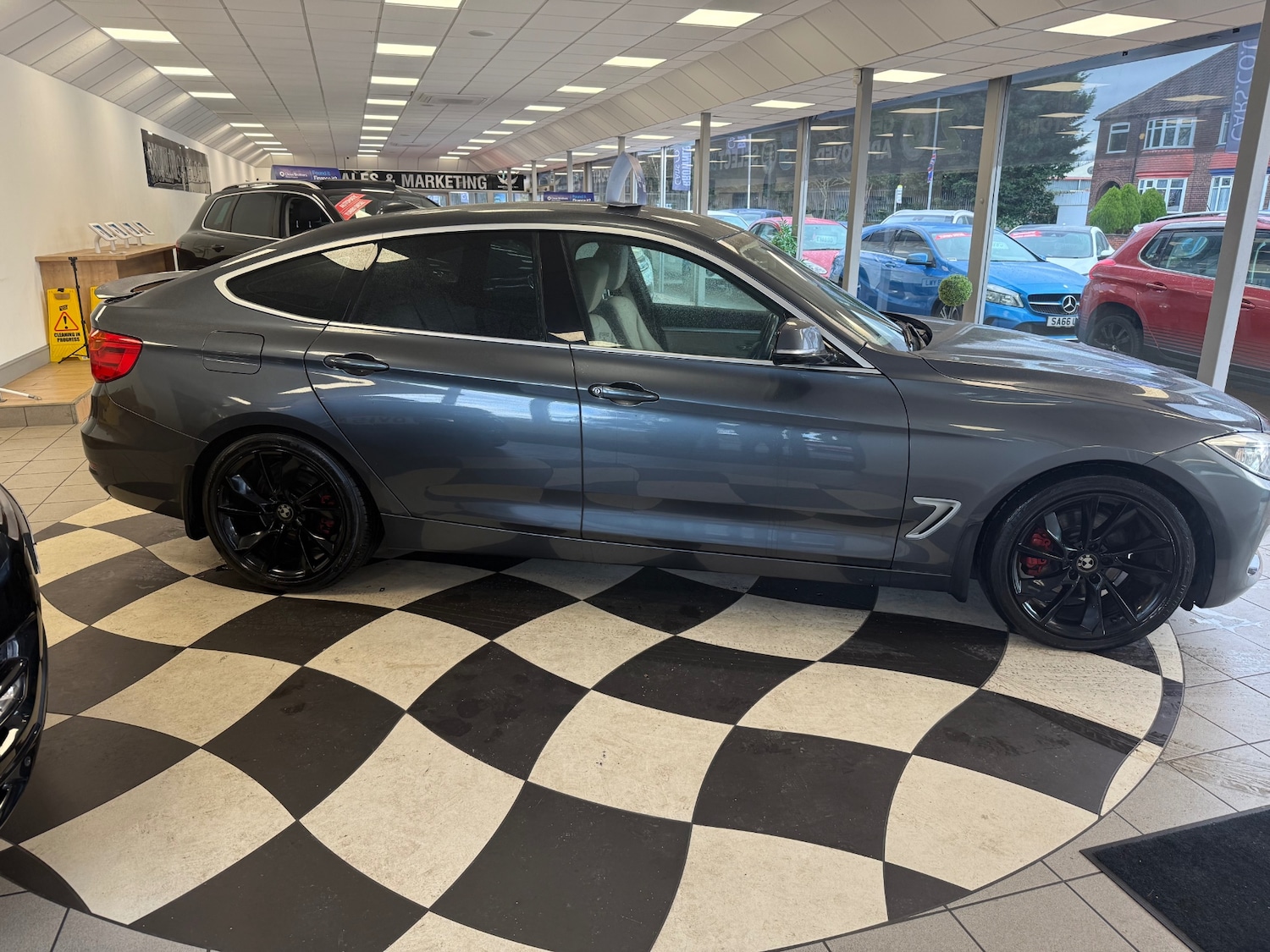 Used BMW 3 Series 2013 for sale - 76845440: Photo 4