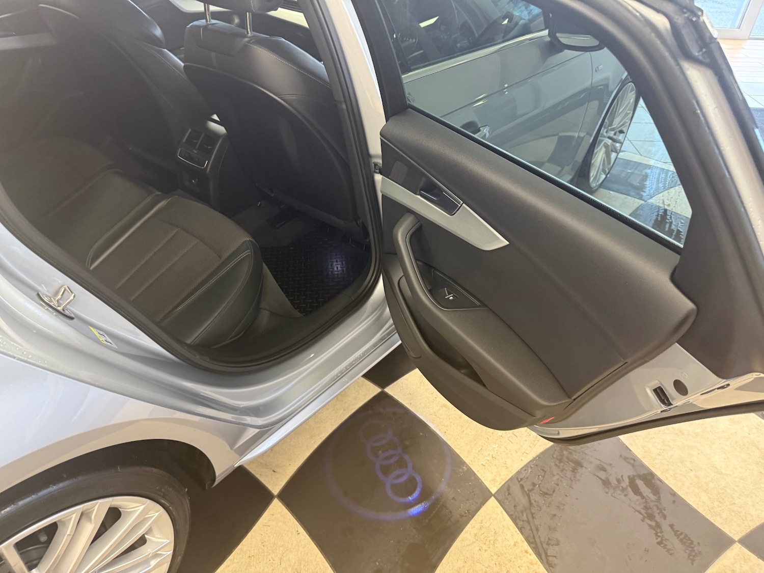 Used Audi A4 2016 for sale - 77149674: Photo 38