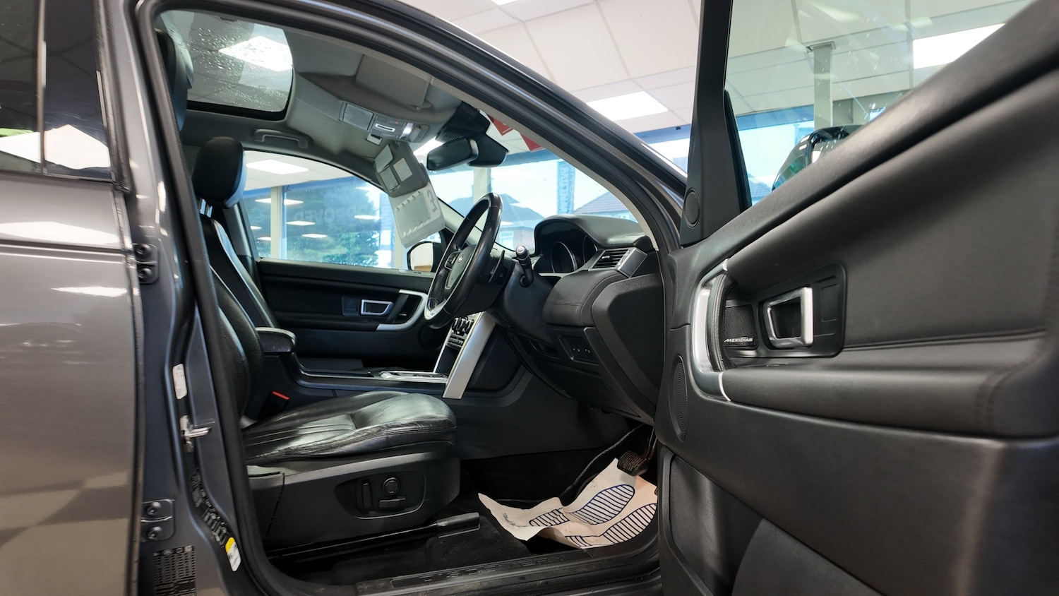 Used Land Rover Discovery Sport 2017 for sale - 77431450: Photo 11