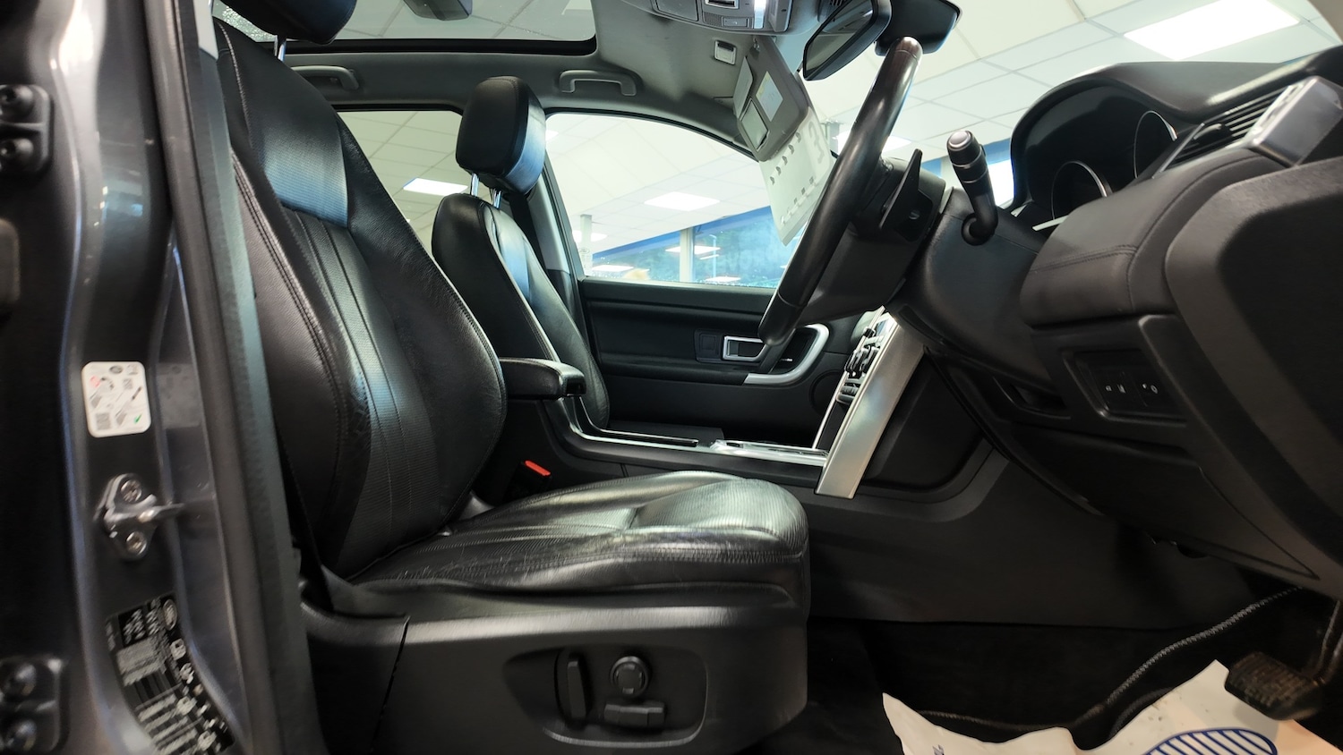 Used Land Rover Discovery Sport 2017 for sale - 77431450: Photo 12