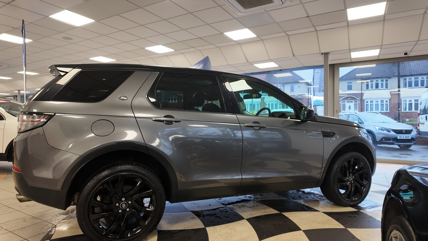 Used Land Rover Discovery Sport 2017 for sale - 77431450: Photo 6