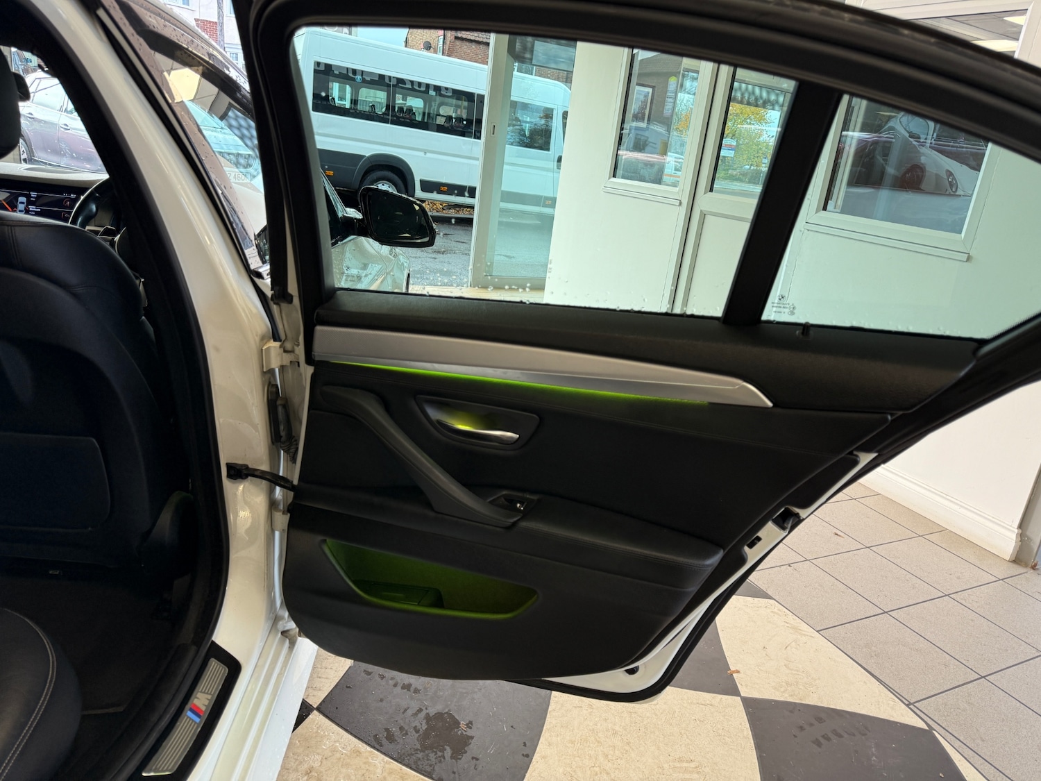 Used BMW 5 Series 2014 for sale - 76427856: Photo 28