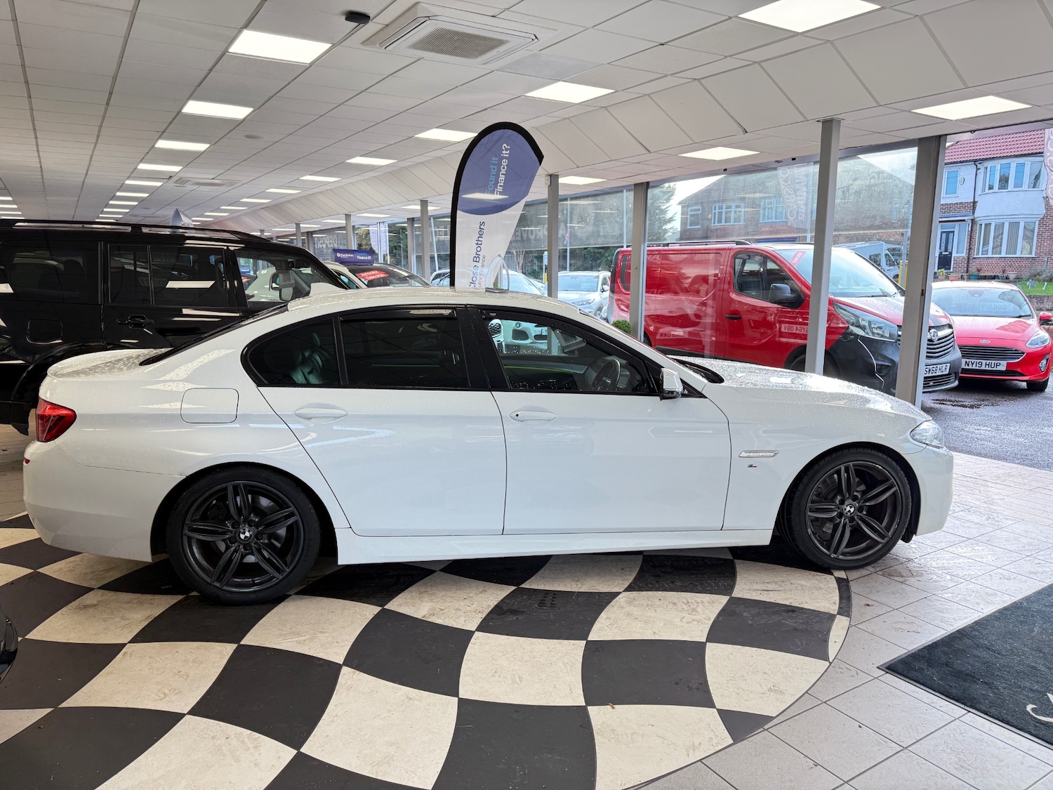 Used BMW 5 Series 2014 for sale - 76427856: Photo 4