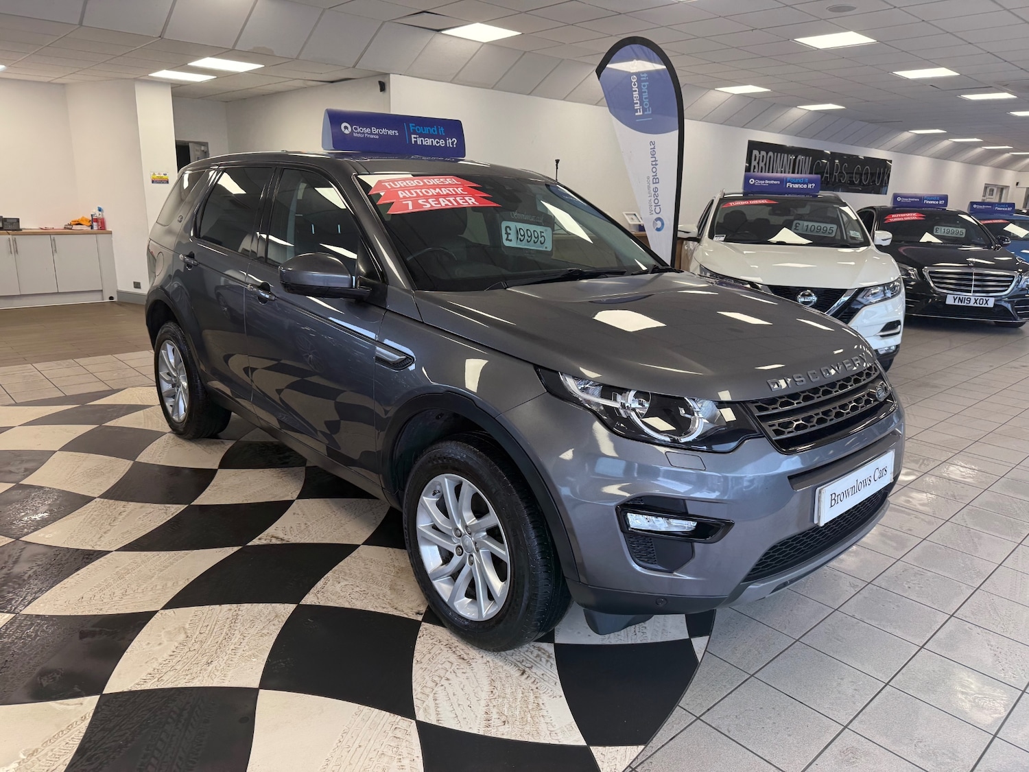 Used Land Rover Discovery Sport 2017 for sale - 77404379: Photo 1