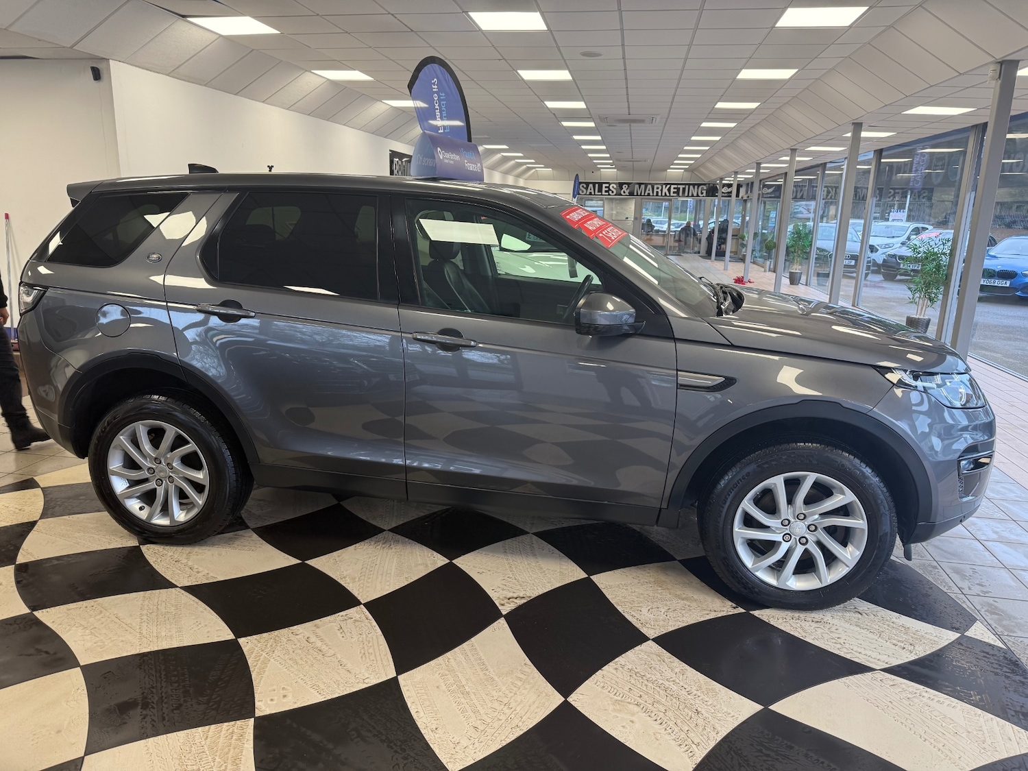 Used Land Rover Discovery Sport 2017 for sale - 77404379: Photo 8