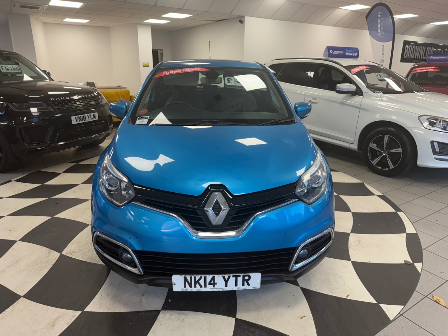 Used Renault Captur 2014 for sale - 76392538: Photo 2