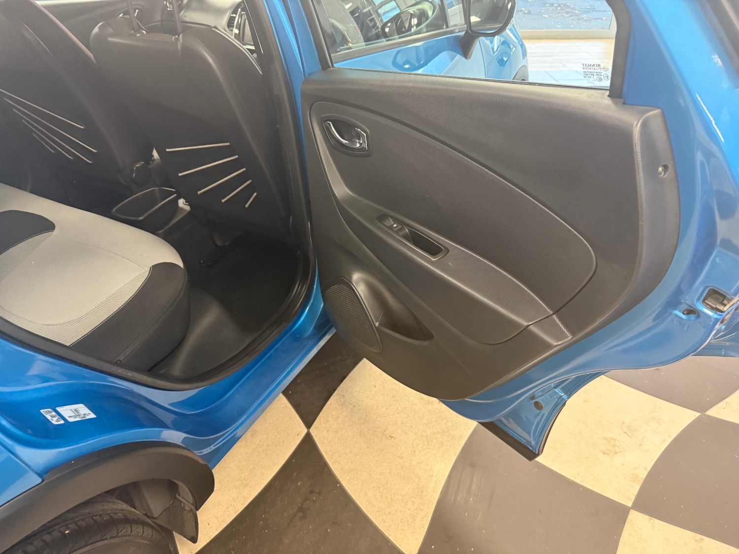 Used Renault Captur 2014 for sale - 76392538: Photo 36