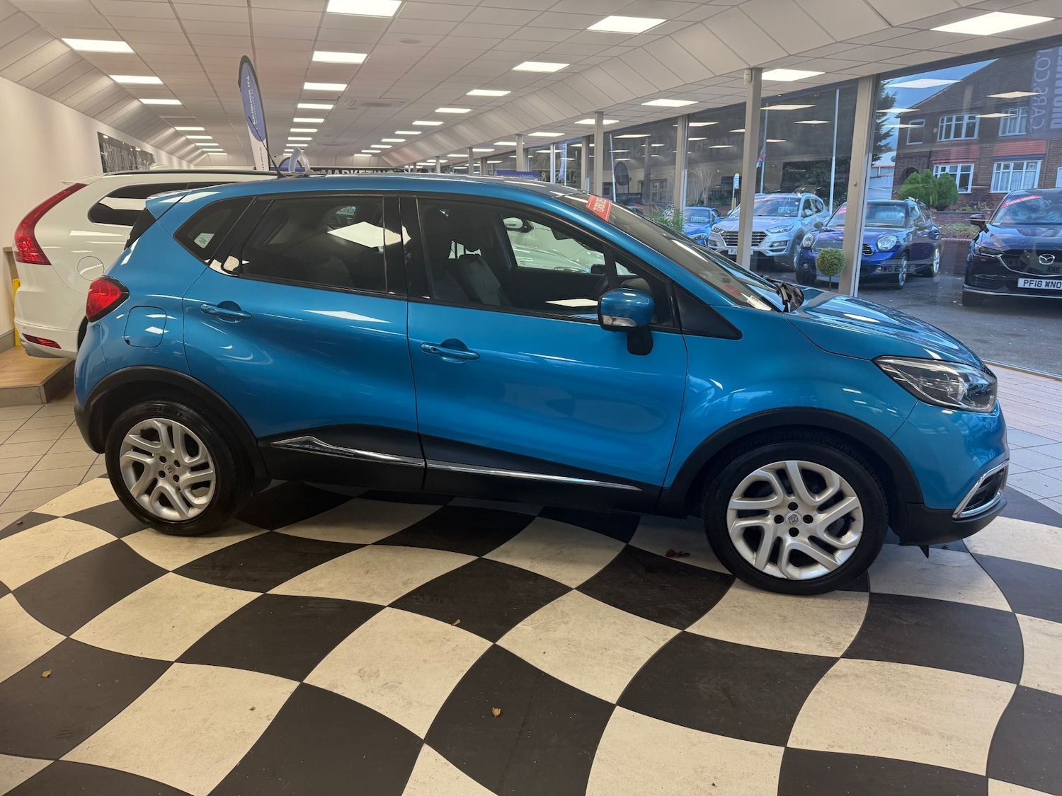Used Renault Captur 2014 for sale - 76392538: Photo 4