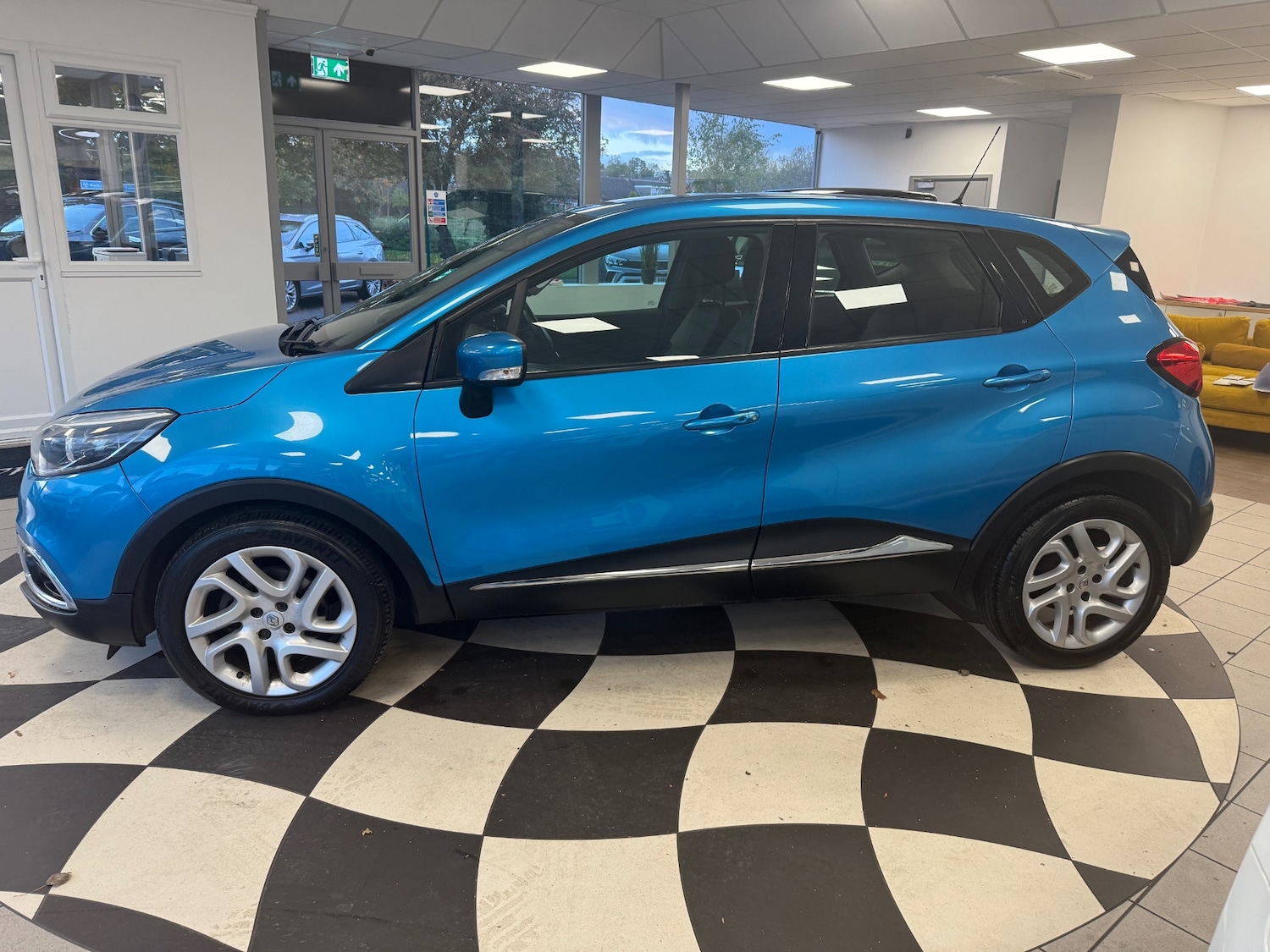 Used Renault Captur 2014 for sale - 76392538: Photo 9